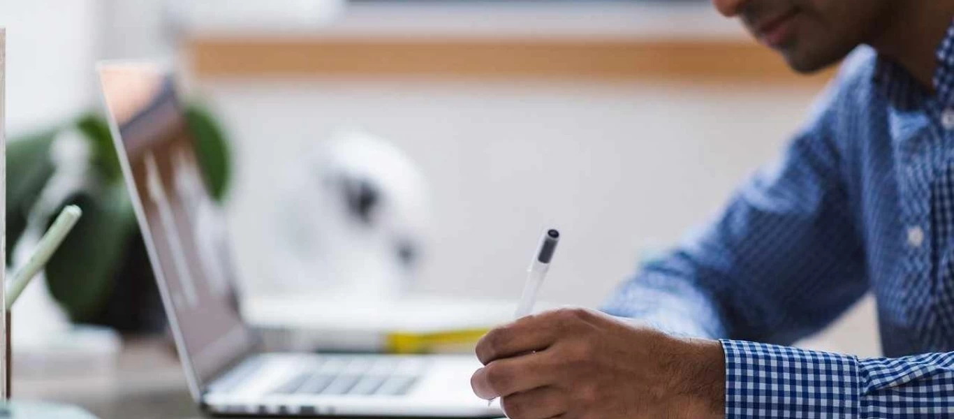 Καθιστική εργασία - Έξι τρόποι να βάλετε την κίνηση στην καθημερινότητά σας (βίντεο)